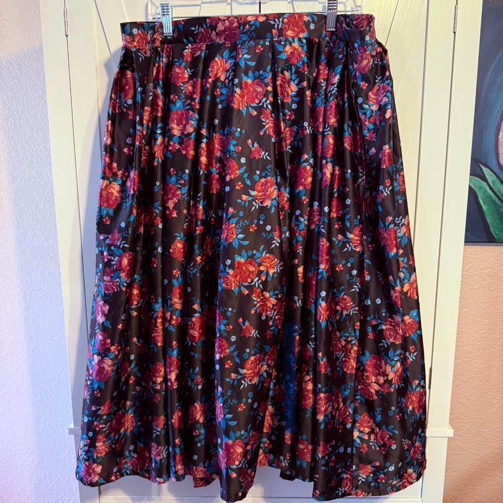 Torrid Knee length floral skirt